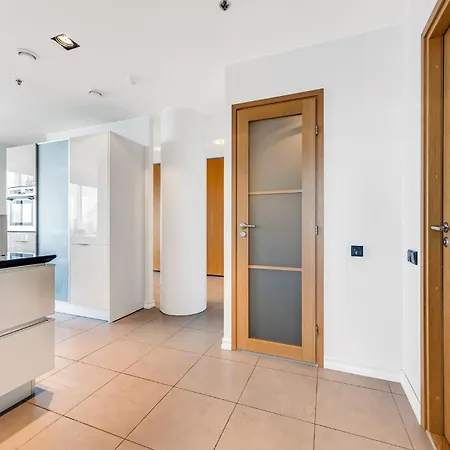High-rise Luxury With Amazing Panoram View In Citycentre 아파트 *